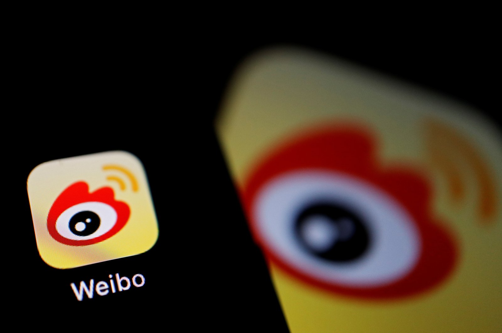 China mendenda Weibo seperti Twitter karena menerbitkan informasi ilegal