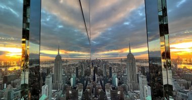 The Empire State Building and New York’s skyline are seen during the preview of SUMMIT One Vanderbilt observation deck, which is spread across the top four floors of the new One Vanderbilt tower in Midtown Manhattan, New York, U.S., Oct. 18, 2021. (Reuters Photo)