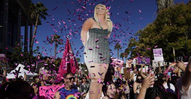 Britney Spears supporters celebrate the ruling that ends the pop singer&#039;s conservatorship, in Los Angeles, U.S., Nov. 12, 2021. (AP Photo)