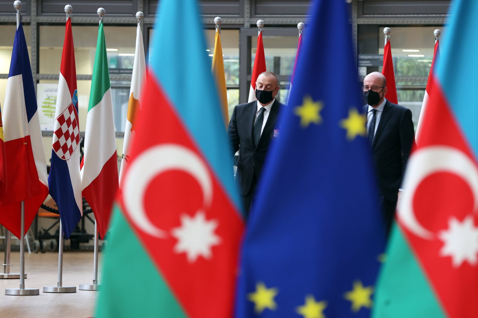 Aliyev, Pashinian menegaskan kembali peluncuran jalur kereta api dalam pertemuan UE