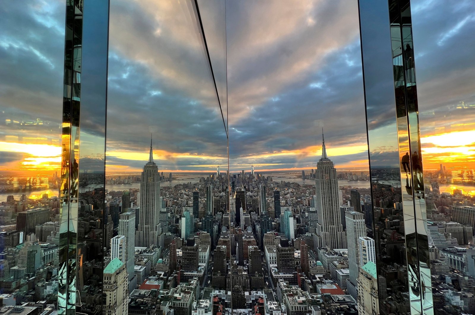 The Empire State Building and New York’s skyline are seen during the preview of SUMMIT One Vanderbilt observation deck, which is spread across the top four floors of the new One Vanderbilt tower in Midtown Manhattan, New York, U.S., Oct. 18, 2021. (Reuters Photo)