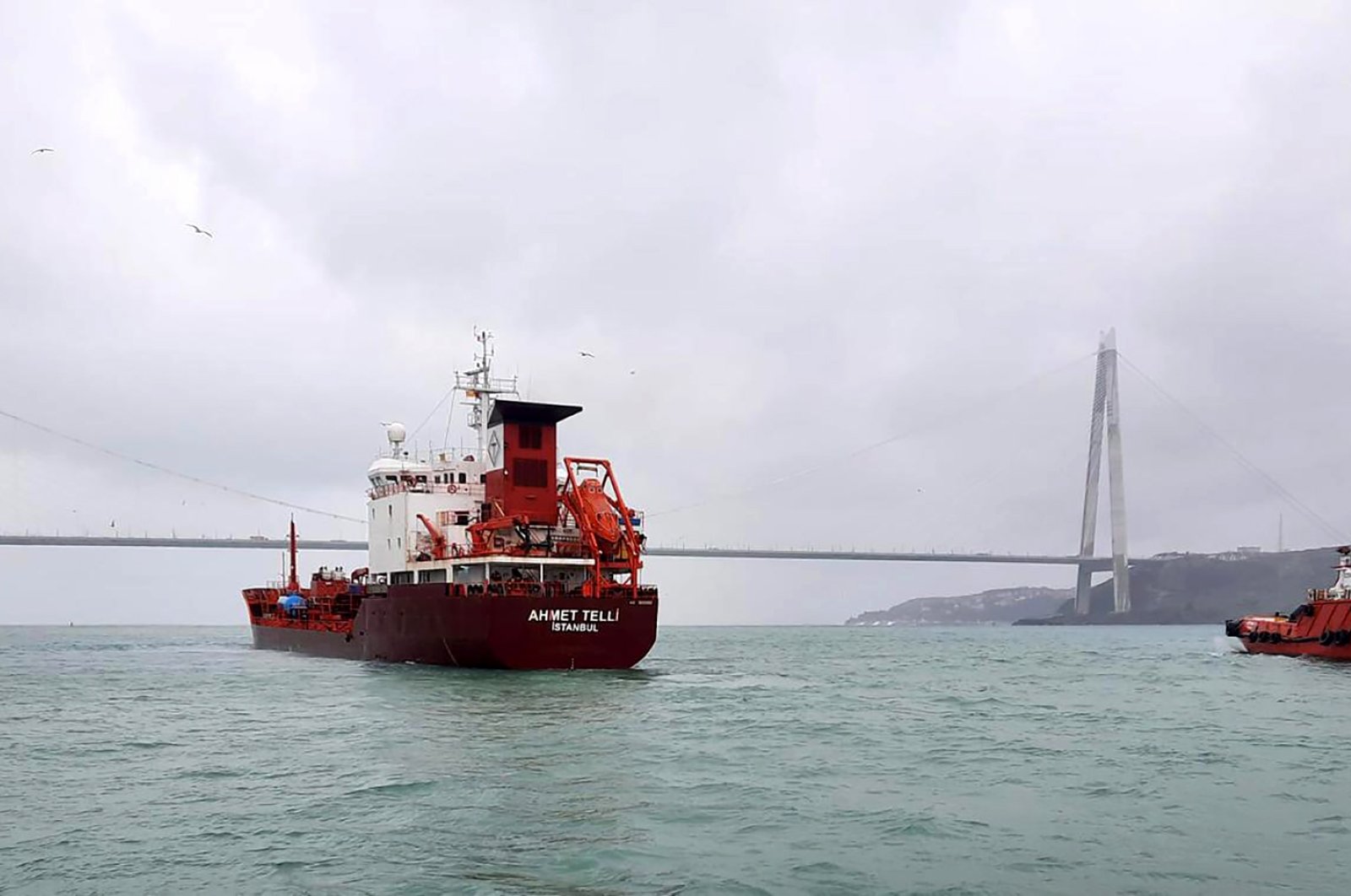 Bosporus ditutup untuk lalu lintas setelah kapal tanker mogok
