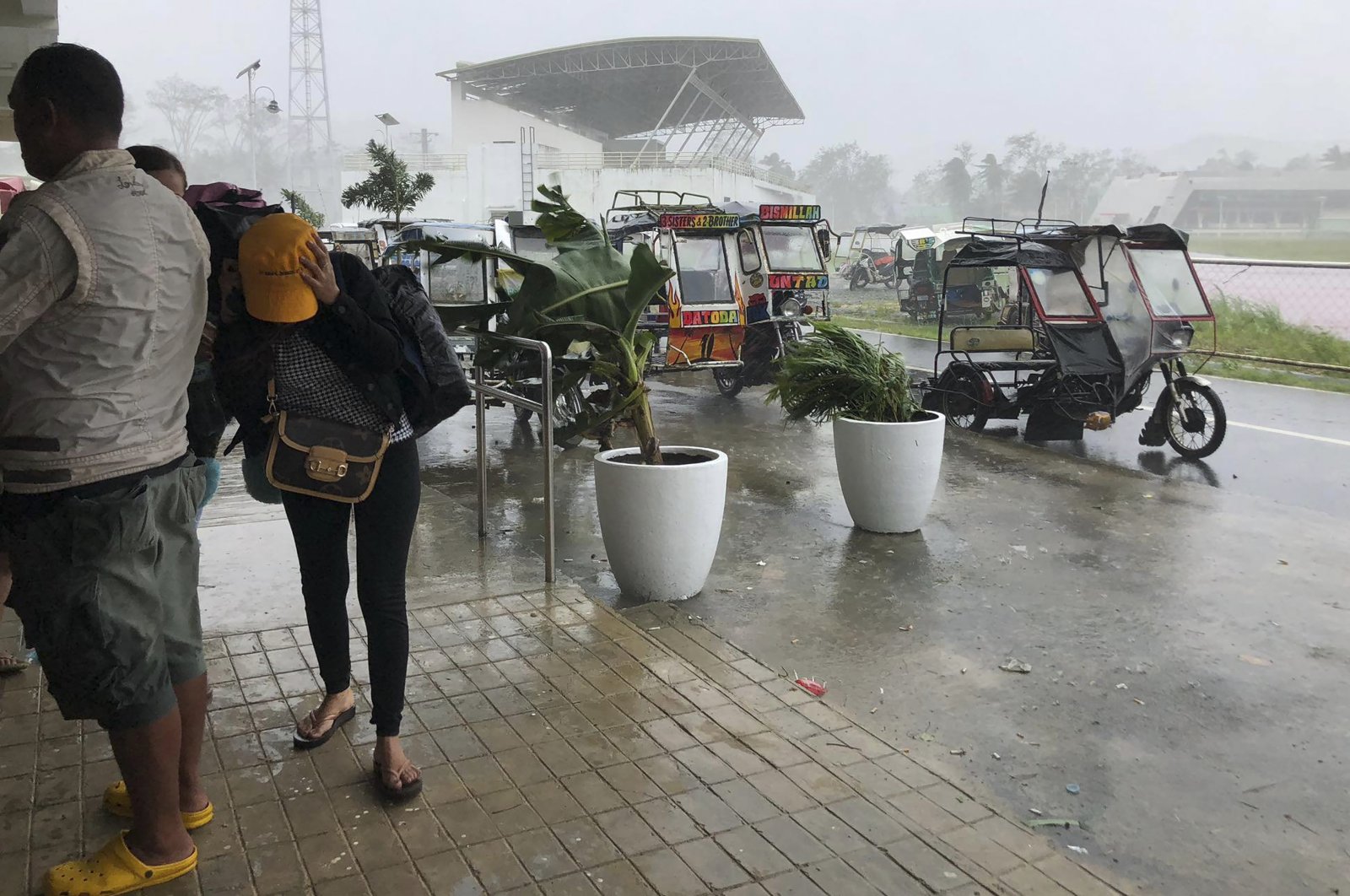 Ribuan dievakuasi saat topan kuat mengancam Filipina