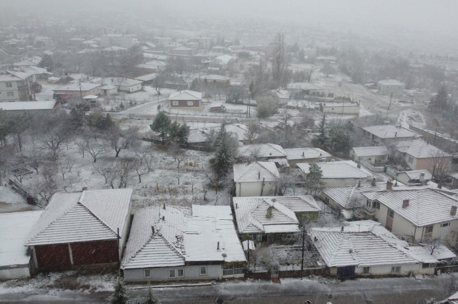 Salju turun di seluruh barat Turki, utara, ibu kota Ankara