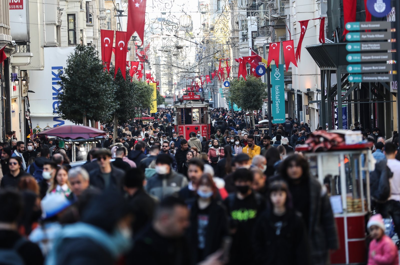 Turki menaikkan upah minimum sebesar 50% untuk 2022