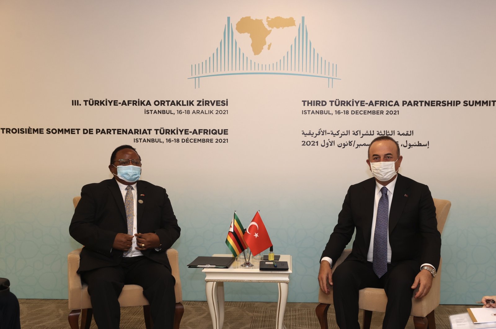 Foreign Minister Mevlüt Çavuşoğlu (R) and Zimbabwe&#039;s Foreign Minister Frederick M.M Shava meet in Istanbul, Turkey, Dec. 16, 2021. (AA Photo)
