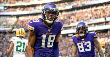 Minnesota Vikings wide receiver Justin Jefferson (18) celebrates a touchdown against the Green Bay Packers in Minneapolis, Minnesota, U.S., Nov. 21, 2021. (REUTERS PHOTO)