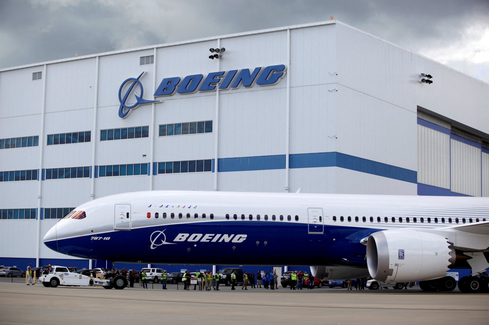 A Boeing 787-10 Dreamliner taxis past the Final Assembly Building at Boeing South Carolina in North Charleston, U.S., March 31, 2017. (Reuters Photo)