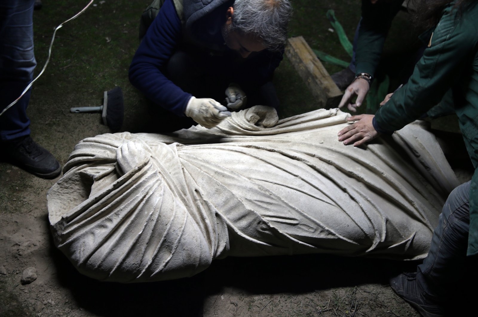 Archeologists unearth 2,000-year-old statues in western Turkey. (AA Photo) 