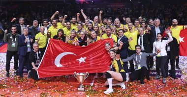 VakıfBank players and officials celebrate winning the 2021 FIVB Volleyball Women’s Club World Championship title in Ankara, Turkey, Dec. 19, 2021. (AA Photo)