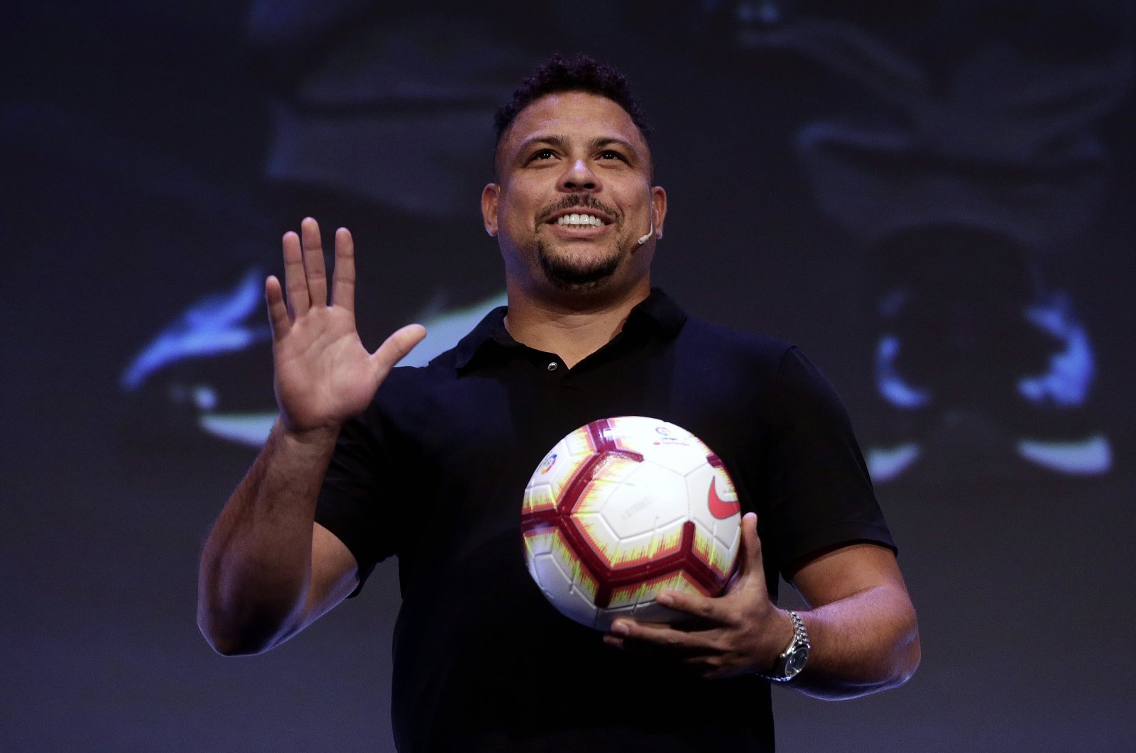 ‘Jadikan Cruzeiro hebat lagi’: Legenda Brasil Ronaldo membeli mantan klub
