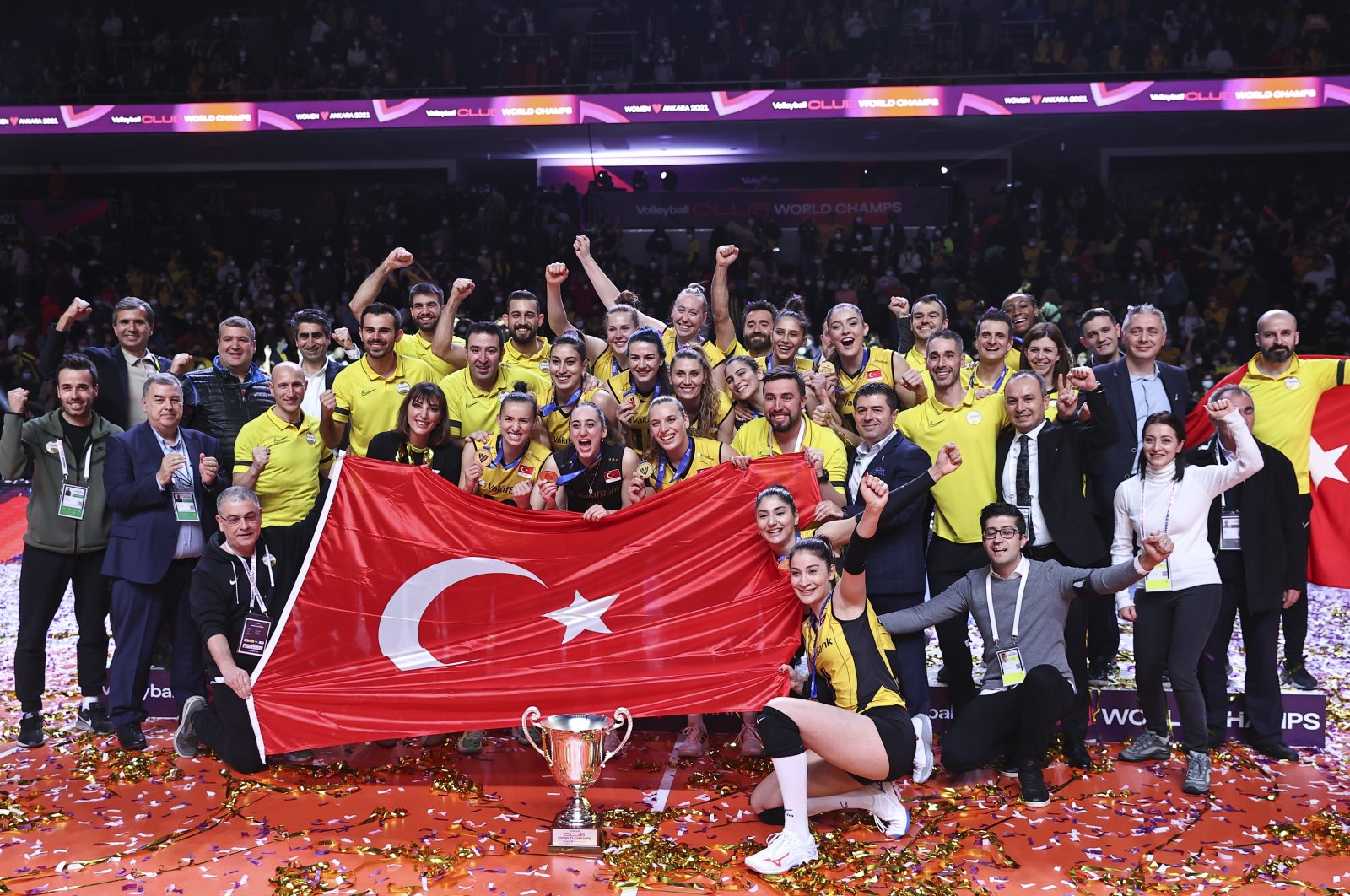 VakıfBank players and officials celebrate winning the 2021 FIVB Volleyball Women’s Club World Championship title in Ankara, Turkey, Dec. 19, 2021. (AA Photo)