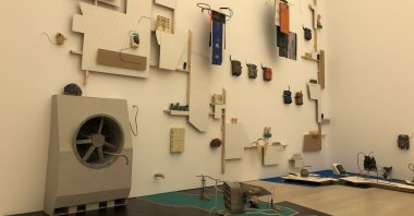 An installation view from Emre Hüner’s "[Elektroisolazyon]". (Photo by Matt Hanson) 