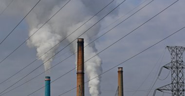 A general view of the exhaust towers and power lines from the Power Plant Commercial Company Bucharest, Romania, Nov. 24, 2021. (EPA Photo)