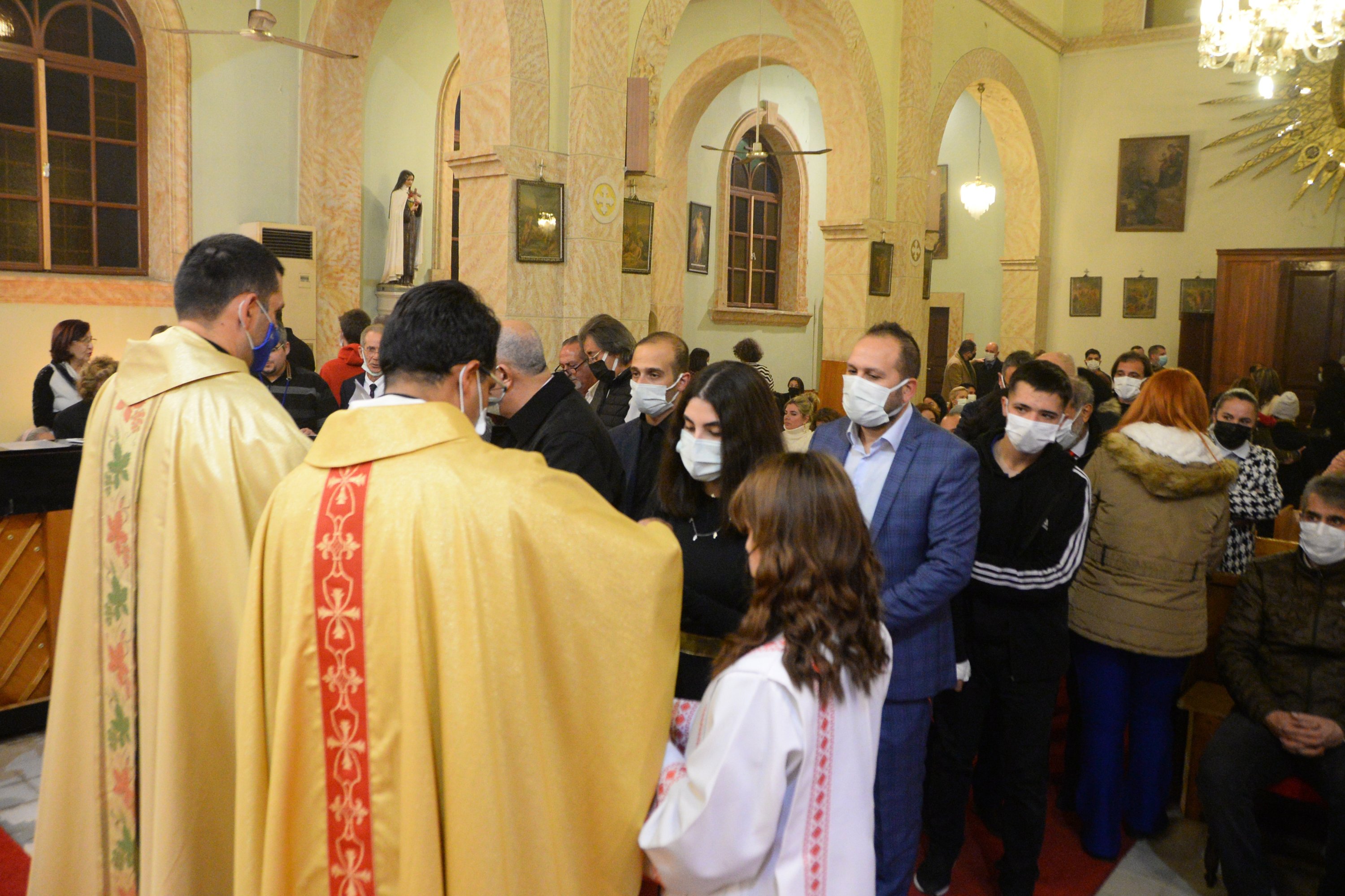 Christmas service at the Latin Italian Catholic Church in Mersin, Turkey, Dec. 25, 2021. (DHA Photo)