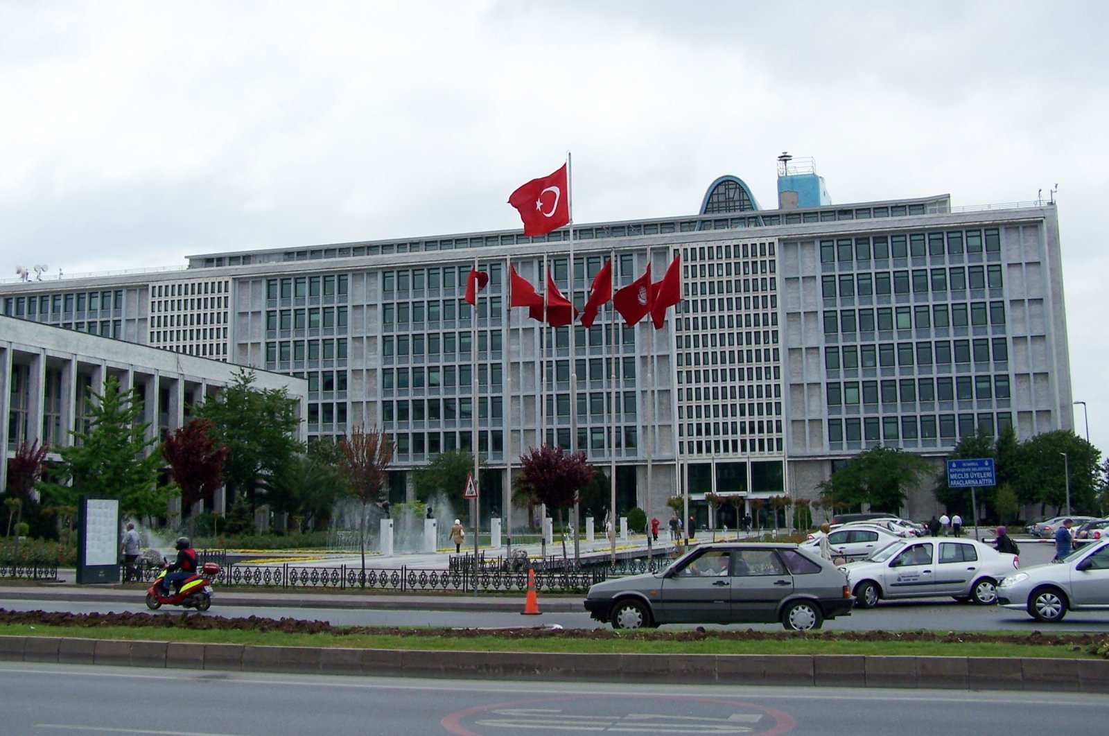 Istanbul Metropolitan Municipality office in Fatih, Istanbul, Turkey, May 20, 2009. (Wikimedia Commons Photo)
