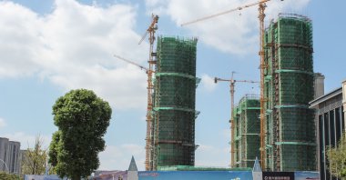 Work is halted at the under-construction Evergrande Cultural Tourism City, a residential-retail-entertainment development, in Taicang, Suzhou city, eastern Jiangsu province, China, Sept. 17, 2021. (AFP Photo)
