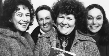 Novelist Keri Hulme (2nd R) poses with Spiral Publishing collective members Miriama Evans (L), Marian Evans and Irihapeti Ramsden (R) in Wellington, New Zealand on July 16, 1984. (AP)