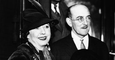Rosita Forbes (L) with photographer Sir Herbert Cayzer before she left Victoria on Jan. 19, 1938, for India for tiger hunting. (AP Photo)