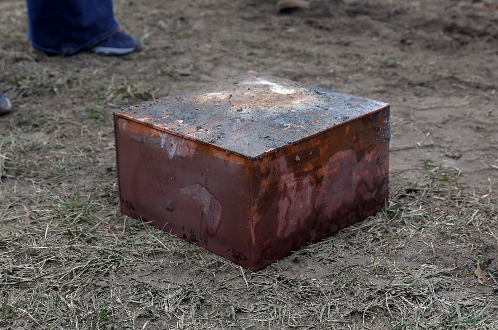 Workers recover a box believed to be the 1887 time capsule that was put under Confederate Gen. Robert E. Lee&#039;s statue pedestal in Richmond, Virginia, U.S., Dec. 27, 2021. (AP Photo)