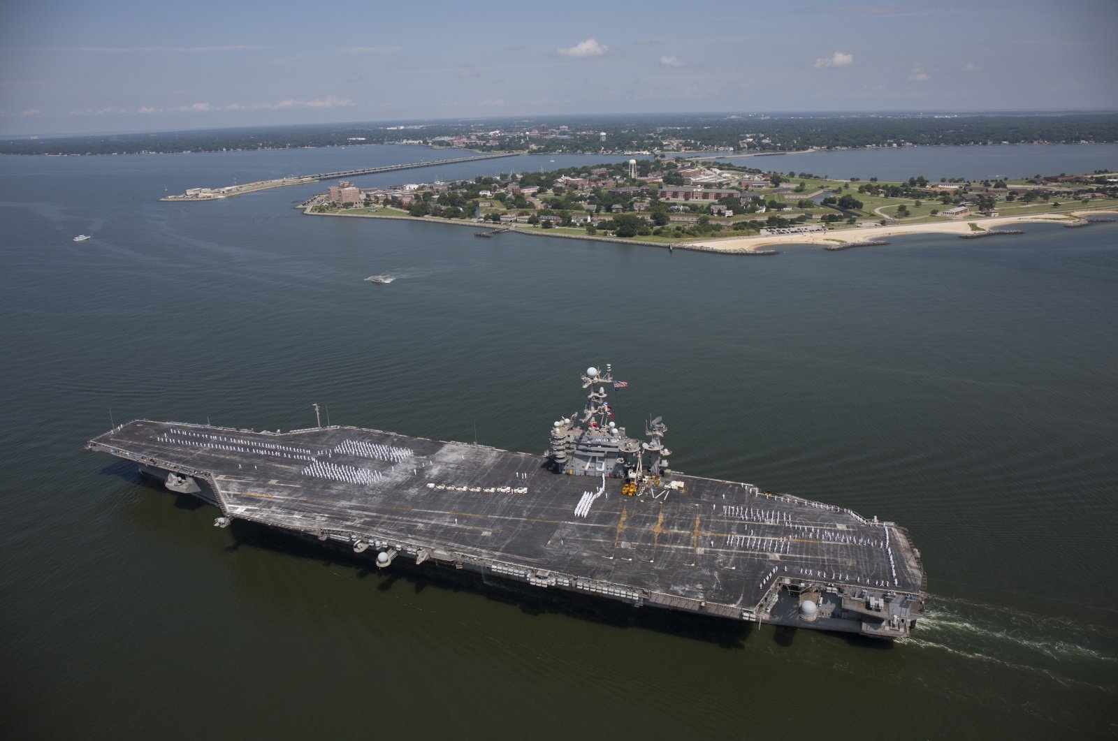 The aircraft carrier USS Harry S. Truman passes Fort Monroe as it transits the Chesapeake Bay on its way into dock in Norfolk, Virginia, U.S., July 13, 2016. (AP File Photo)