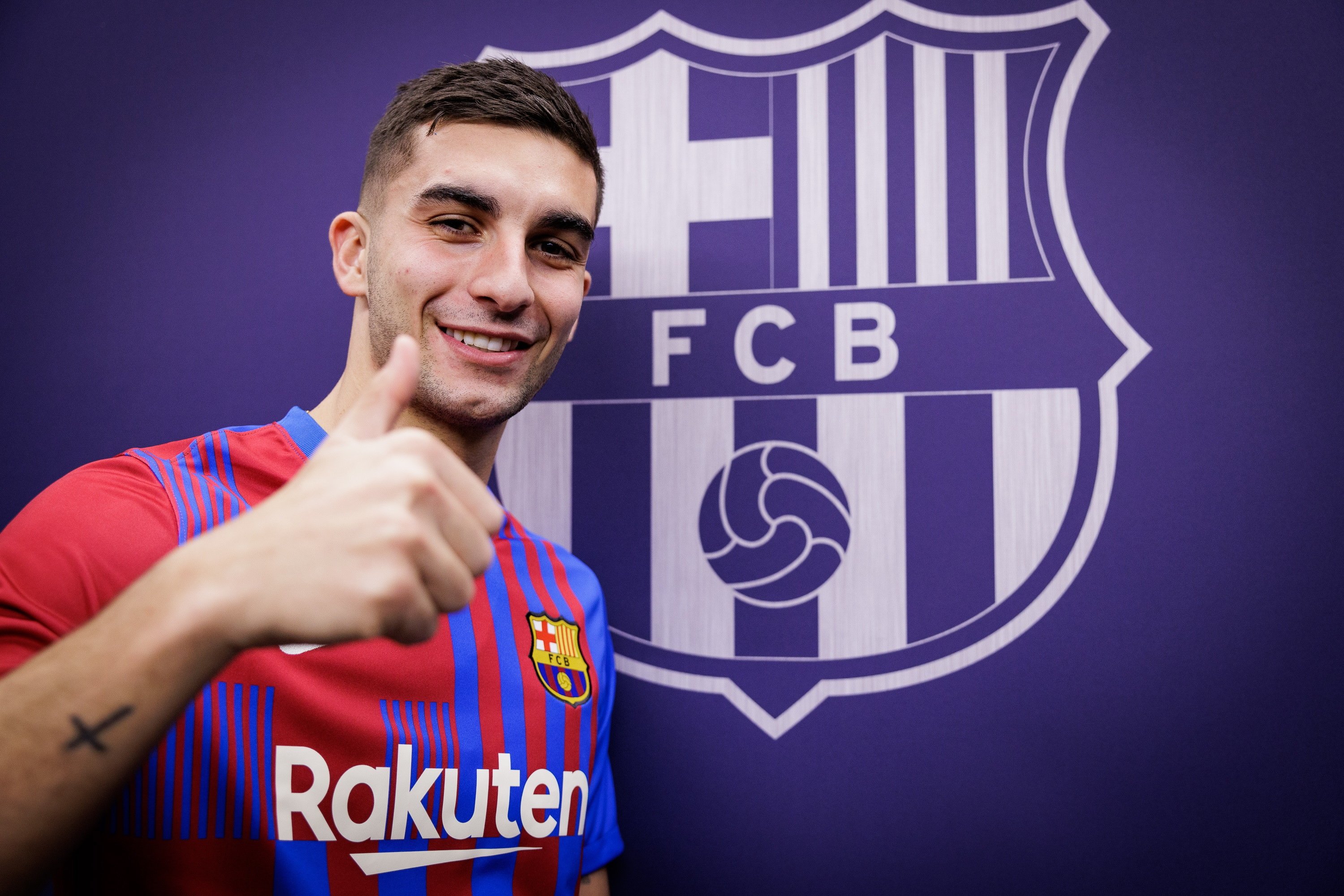 Barcelona completes Ferran Torres transfer from Manchester City | Daily  Sabah