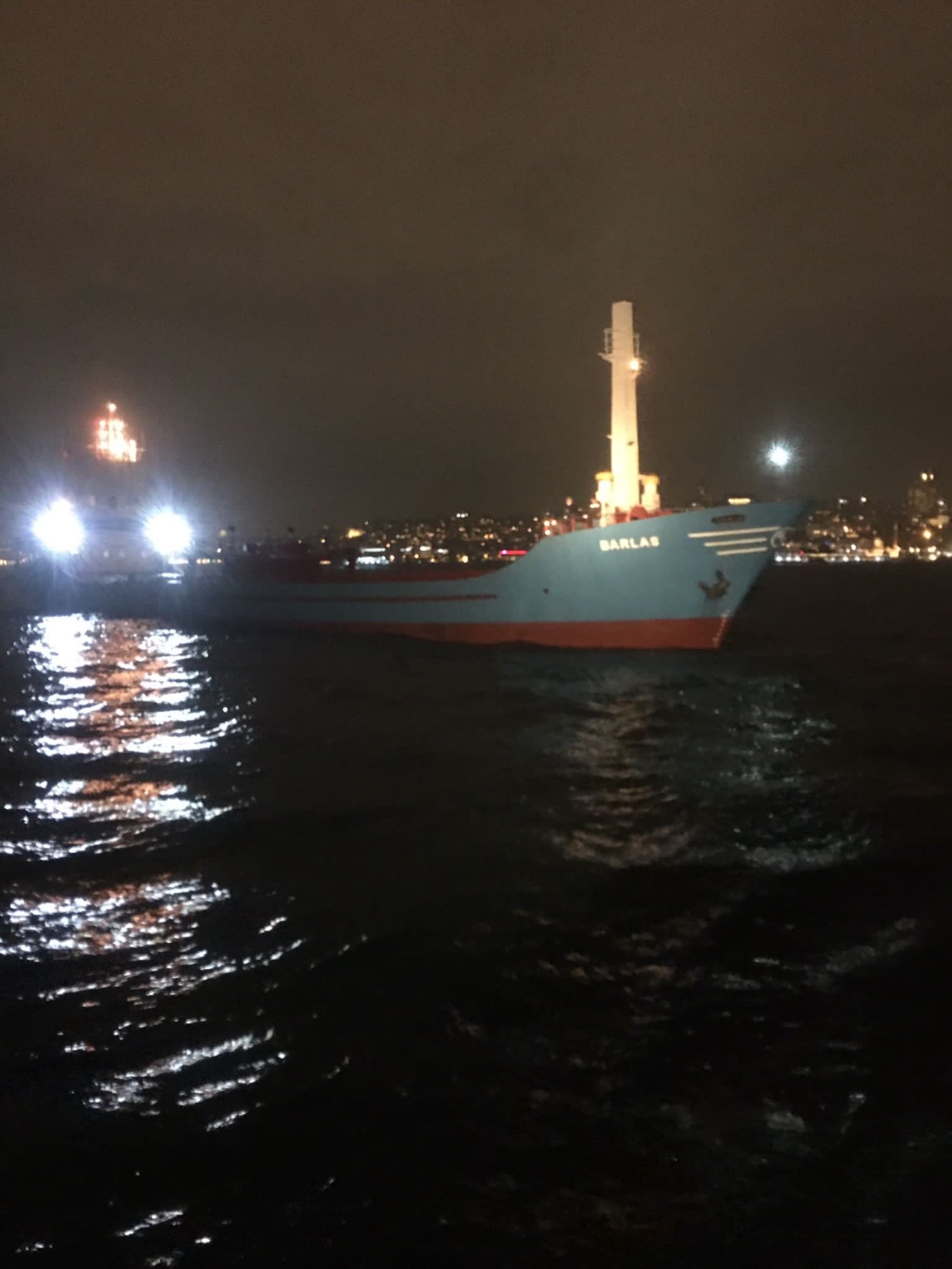 The vessel named BARLAS is seen after engine failure off Istanbul&#039;s Maiden&#039;s Tower on Dec. 29, 2021 (AA Photo)