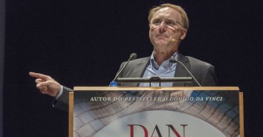 Novelist Dan Brown presents the Portuguese edition of &quot;Origin,&quot; his latest book, at Centro Cultural de Belem in Lisbon, Portugal, Oct. 15, 2017. (Getty Images)