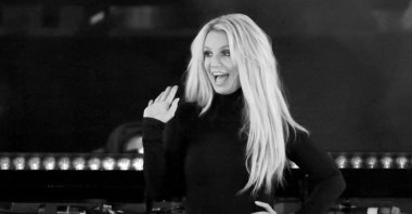 Britney Spears waves as she attends the announcement of her new residency, &quot;Britney: Domination&quot; at Park MGM, Las Vegas, Nevada, U.S., Oct. 18, 2018. (Getty Images)