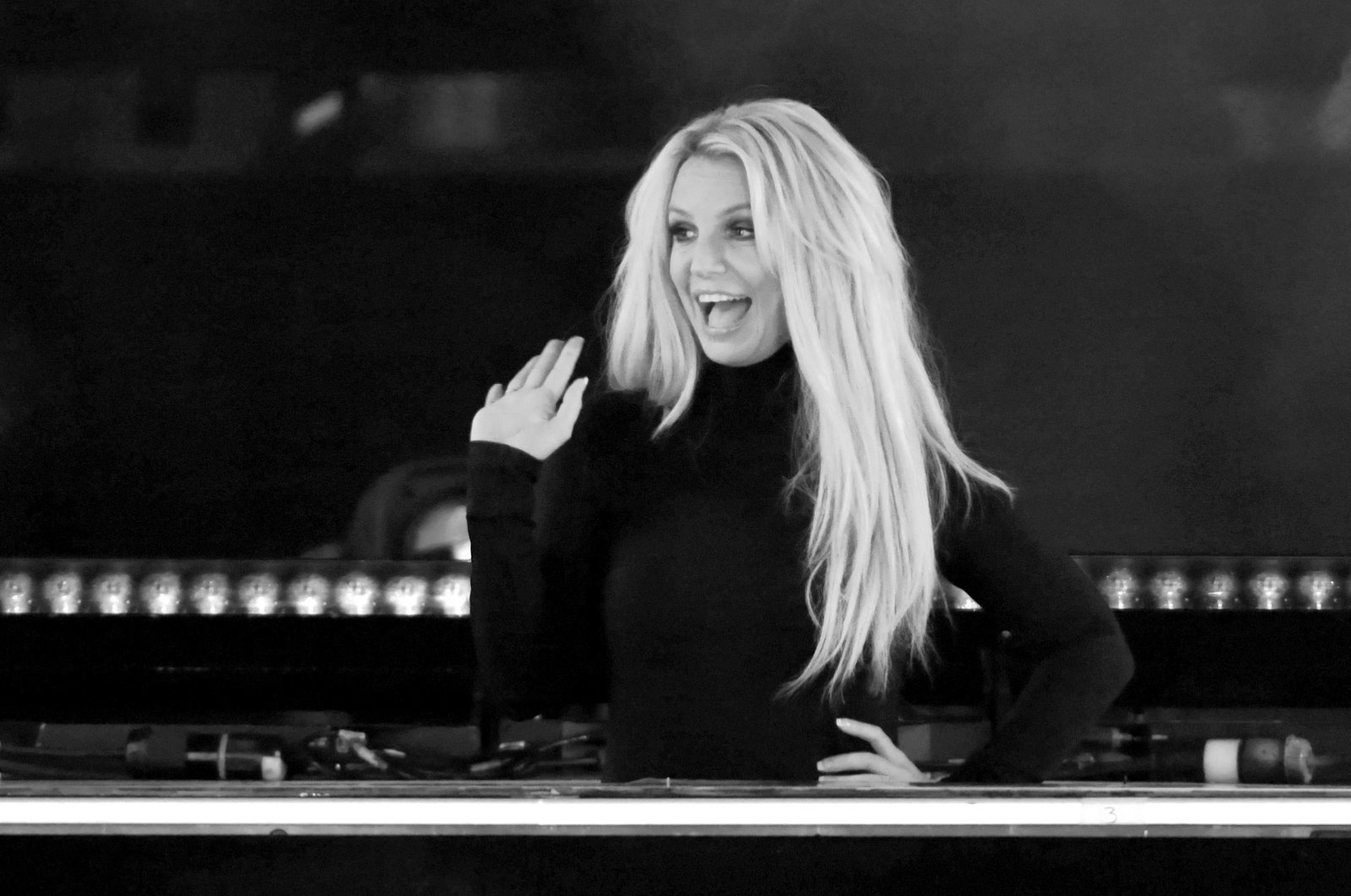 Britney Spears waves as she attends the announcement of her new residency, &quot;Britney: Domination&quot; at Park MGM, Las Vegas, Nevada, U.S., Oct. 18, 2018. (Getty Images)