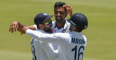 Indian players celebrate after winning the 1st Test against South Africa, Centurion, South Africa, Dec. 30, 2021. (AFP Photo)