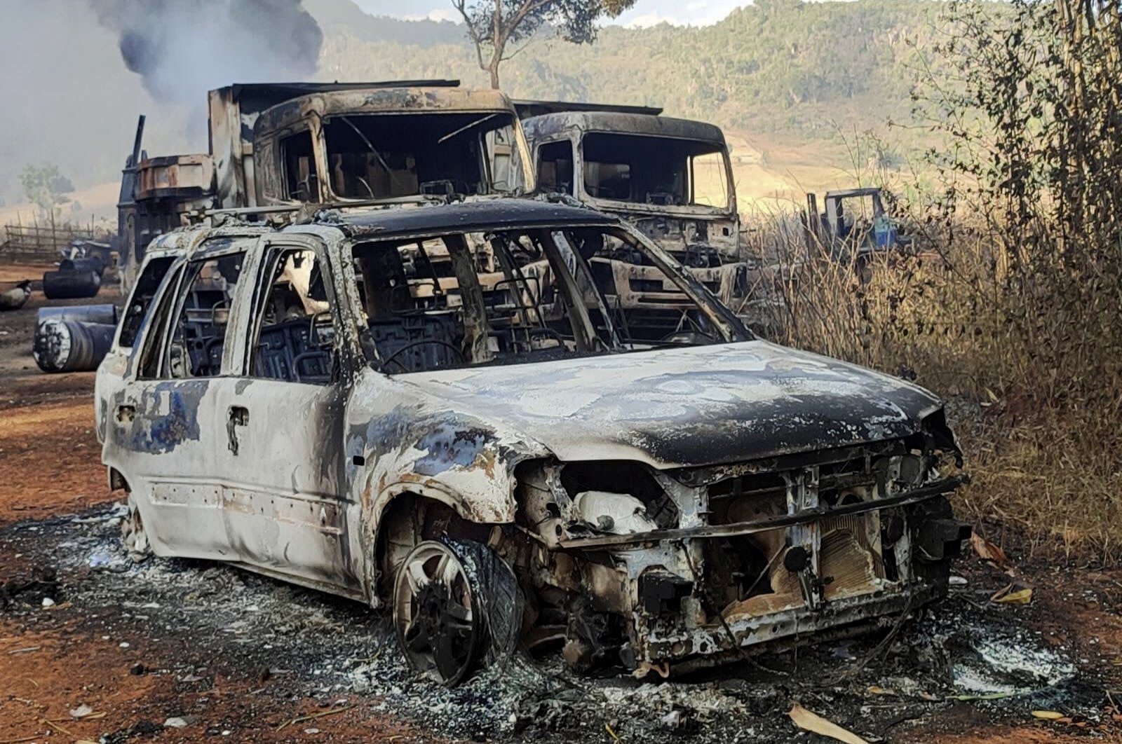 Militer Myanmar meruntuhkan seluruh desa, membakar warga sipil hidup-hidup
