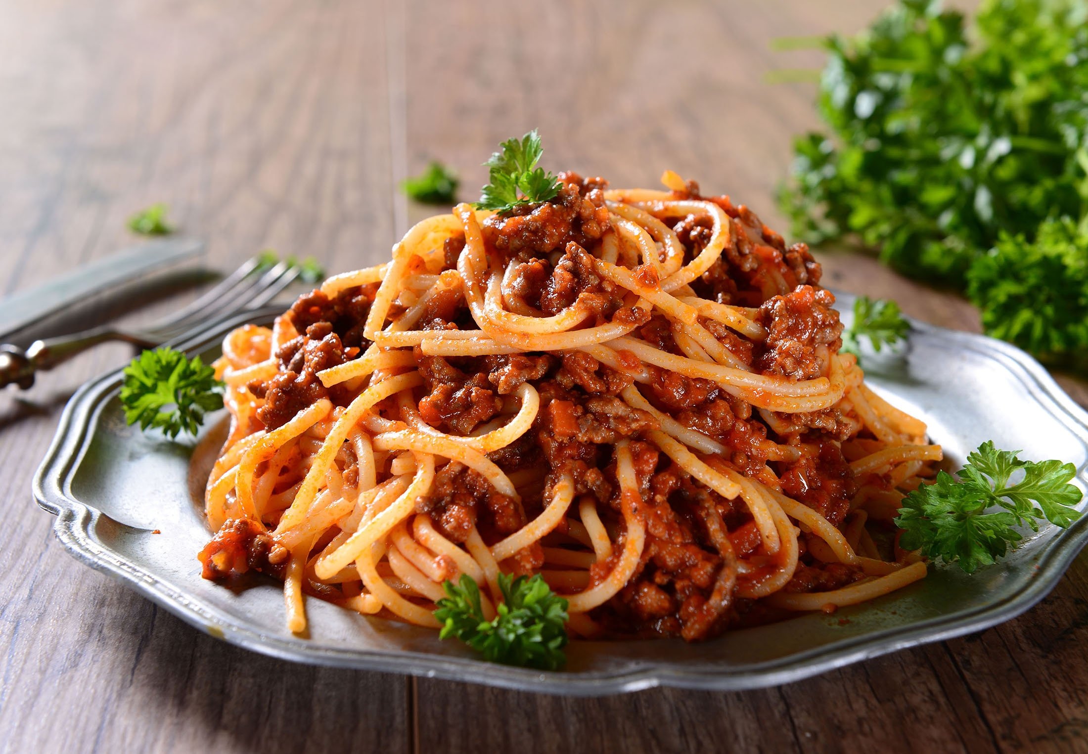 Spaghetti Bolognese is a quick and relatively clutter-free dinner dish.  (Photo from Shutterstock)