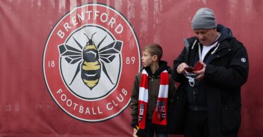 Brentford fans outside the stadium before a Premier League match against Aston Villa, London, England, Jan. 2, 2022. (Reuters Photo)