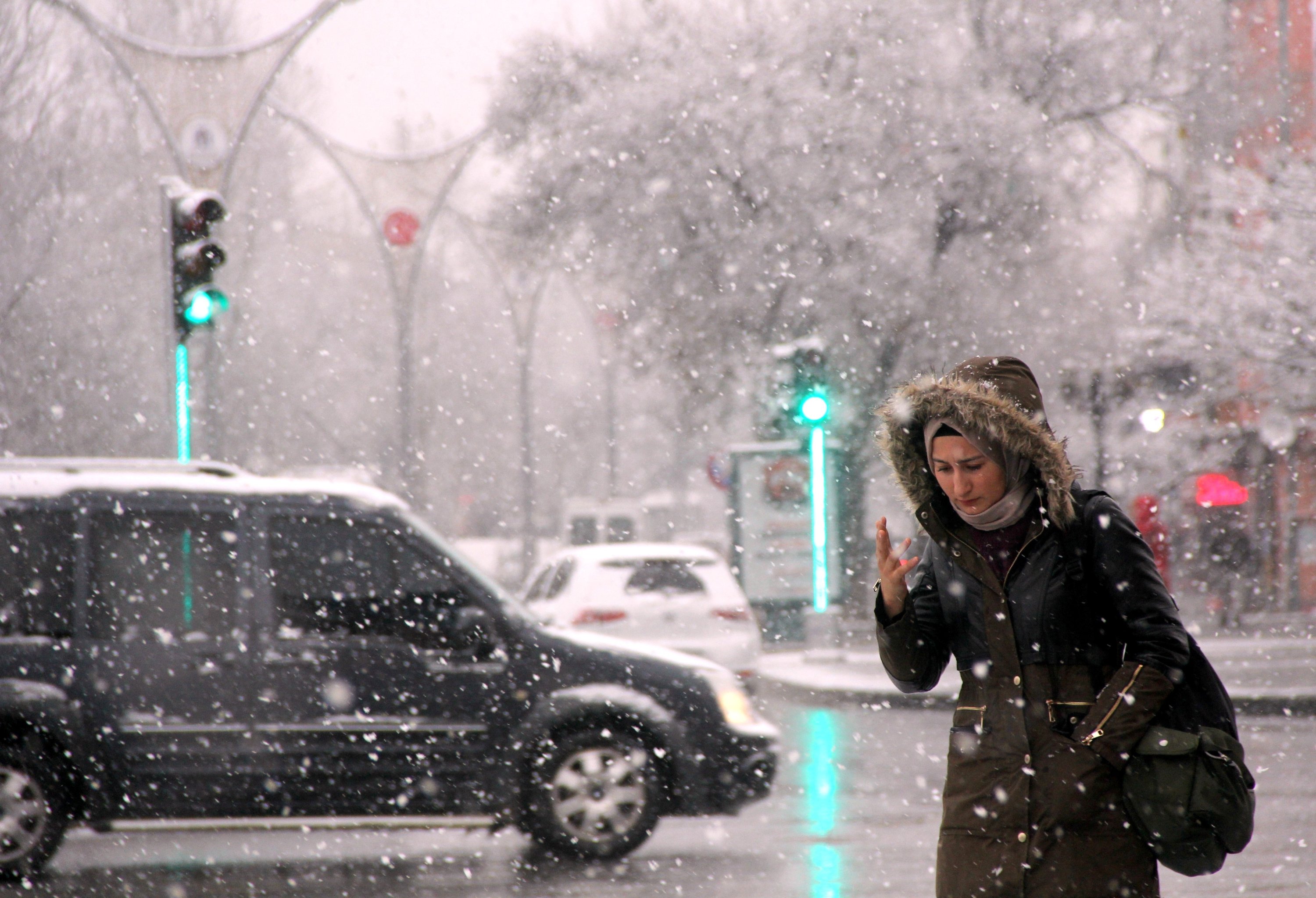 Heavy snowfall cripples life in Istanbul, News