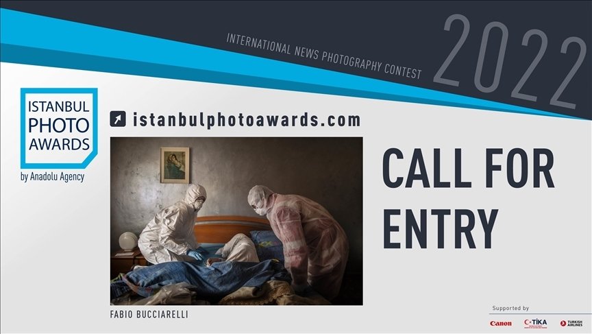 A poster of the Istanbul Photo Awards applications. (AA)