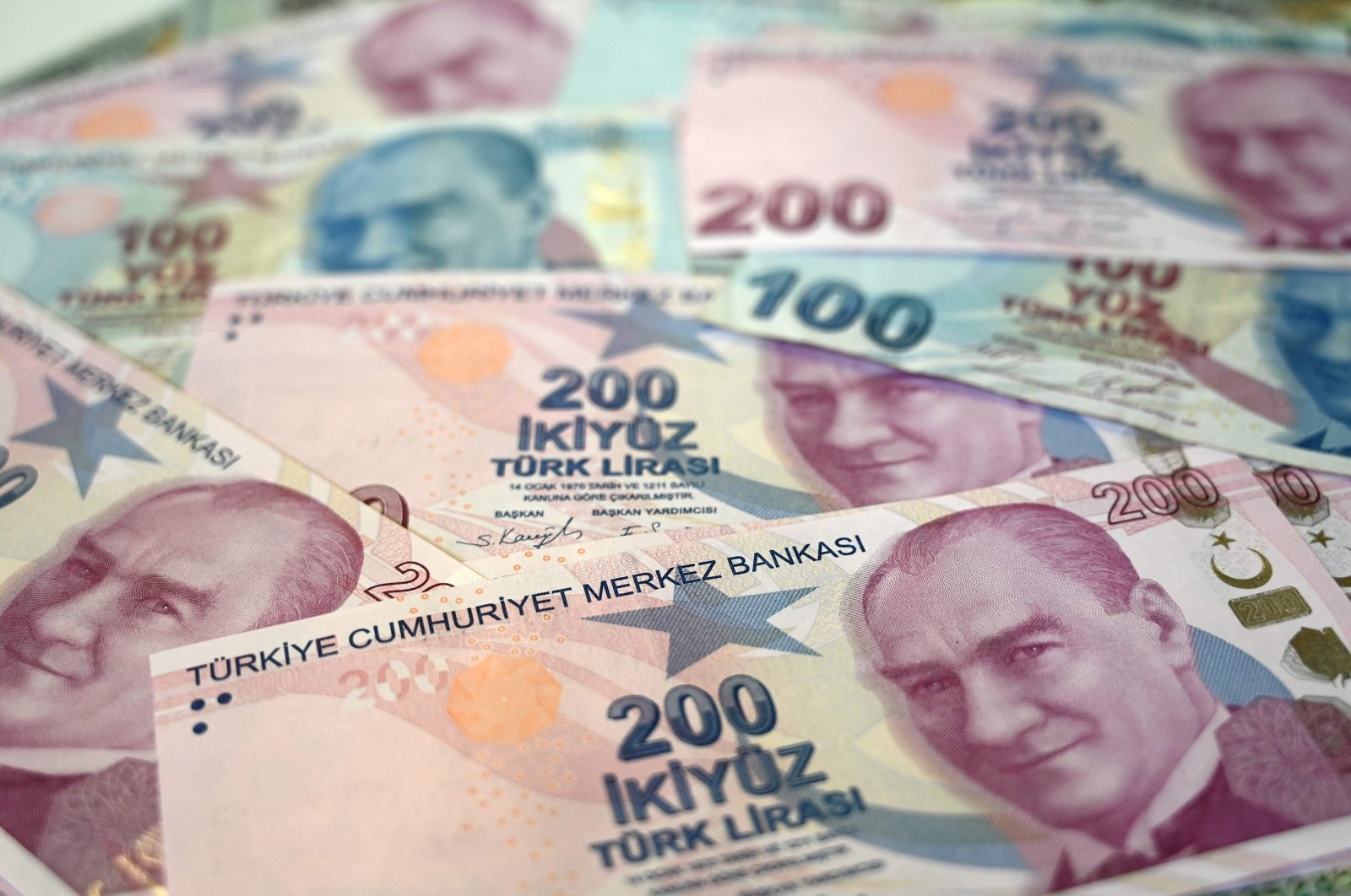 Bank sentral Turki menjual ,12 miliar pada intervensi pasar 13 Desember