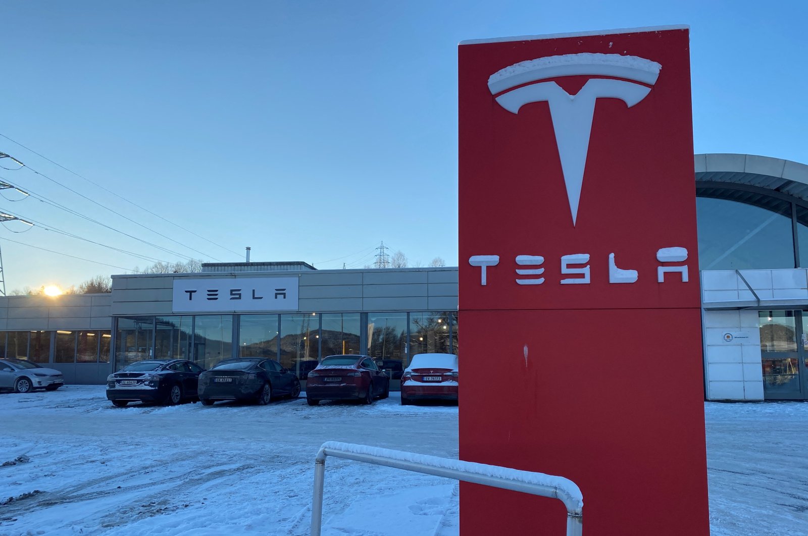 A general view of a Tesla store in Porsgrunn, Norway, Dec. 24, 2021. (Reuters Photo)
