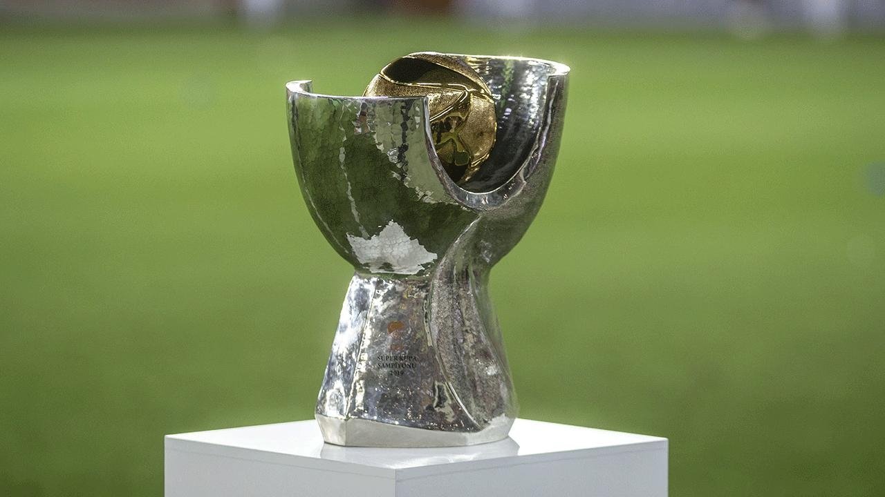 The Turkish Super Cup trophy is seen ahead of the match in Ankara, Turkey, Aug. 7, 2019. (AA Photo)