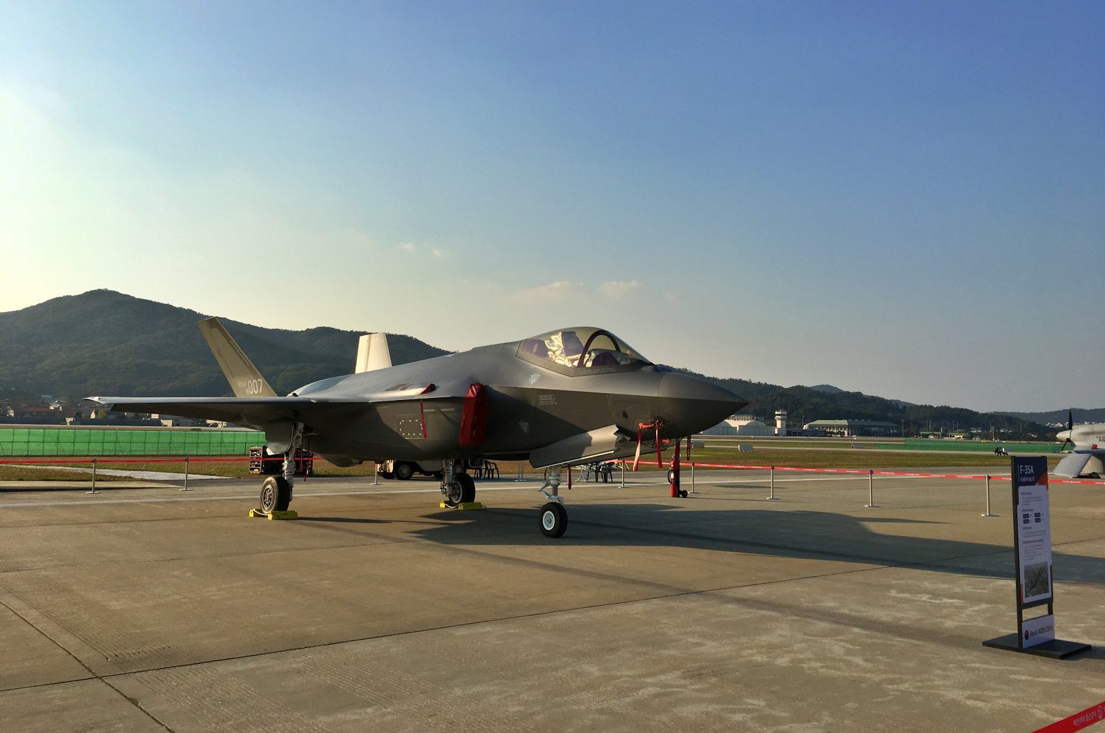 An F-35A stealth fighter of South Korea&#039;s air force, Seong Nam, South Korea, Oct. 20, 2019. (Shutterstock Photo)