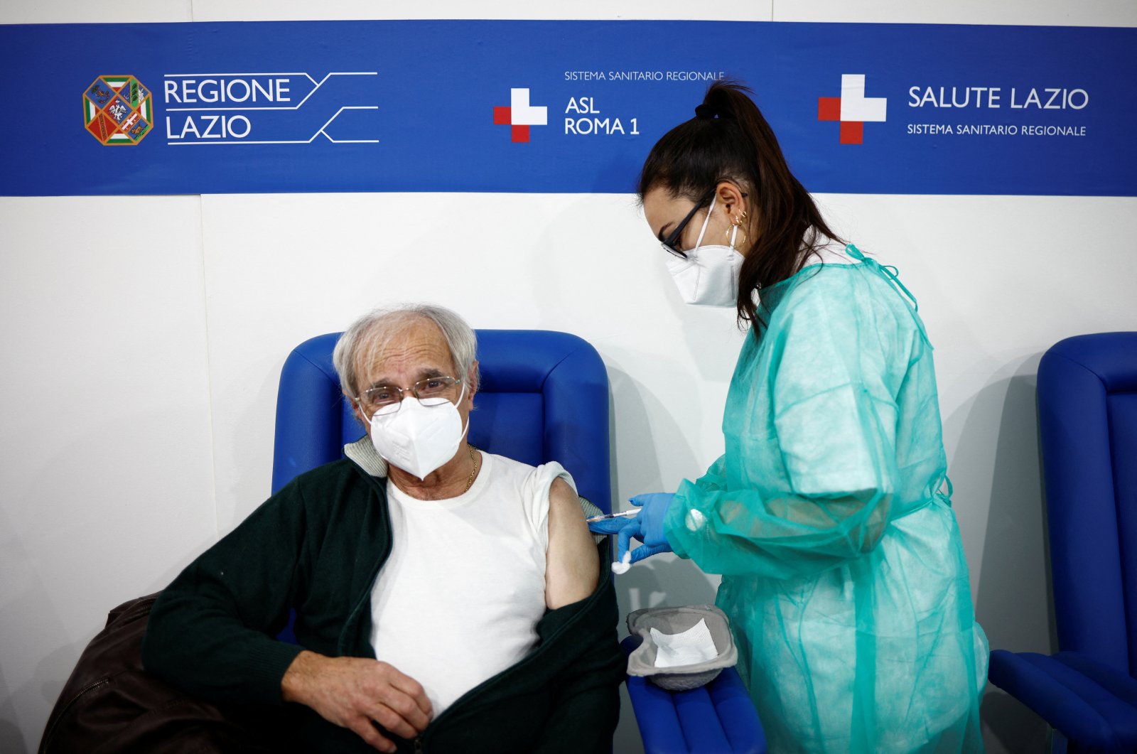 Italia akan mewajibkan vaksin COVID-19 untuk usia di atas 50-an