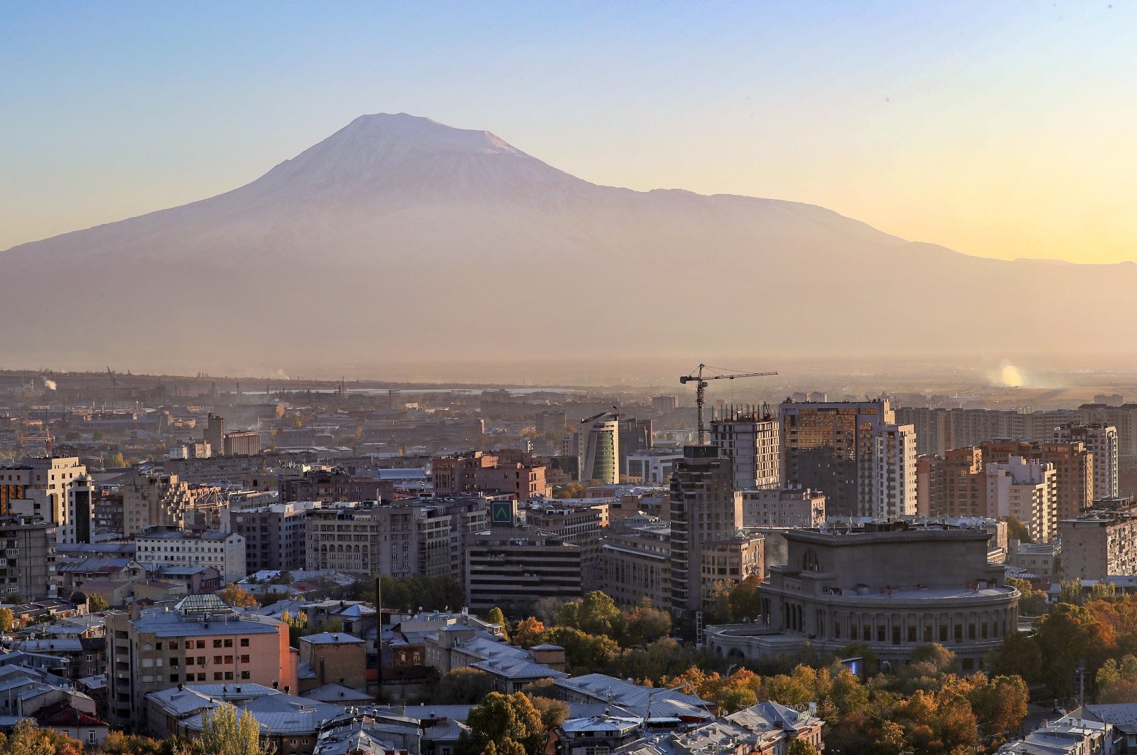  A view of the Yerevan city as Mount Ararat on the Turkish territory is seen in the background, Yerevan, Armenia, Nov 23, 2020. (TASS)