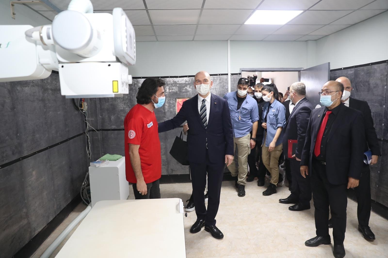 Turkish Interior Minister Süleyman Soylu inspects the reopened field hospital, Jan. 8, 2022. (AA Photo)