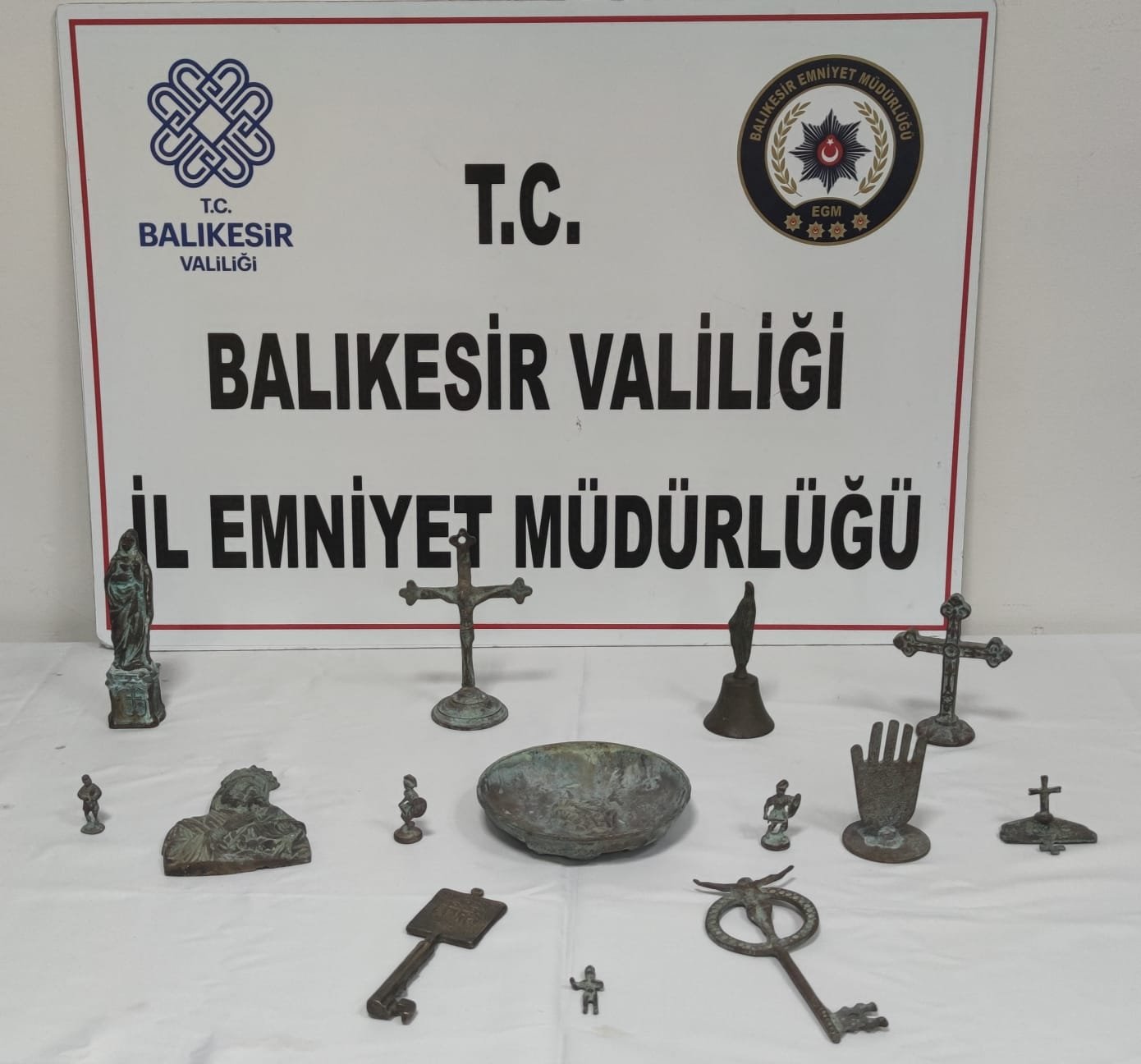 Artifacts seized by Balıkesir police are seen on display in this photo taken on Jan. 8, 2021 (AA Photo)