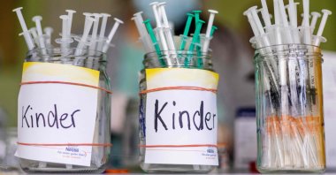 Syringes filled with the Pfizer-BioNTech coronavirus vaccine are pictured during a vaccination campaign for children, in Berlin, Germany, Jan. 8, 2022. (AFP Photo)
