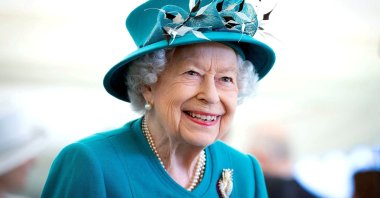 Britain's Queen Elizabeth II visits the Edinburgh Climate Change Institute at the University of Edinburgh, as part of her traditional trip to Scotland for Holyrood Week, in Edinburgh, Scotland, U.K., July 1, 2021. (Reuters Photo)