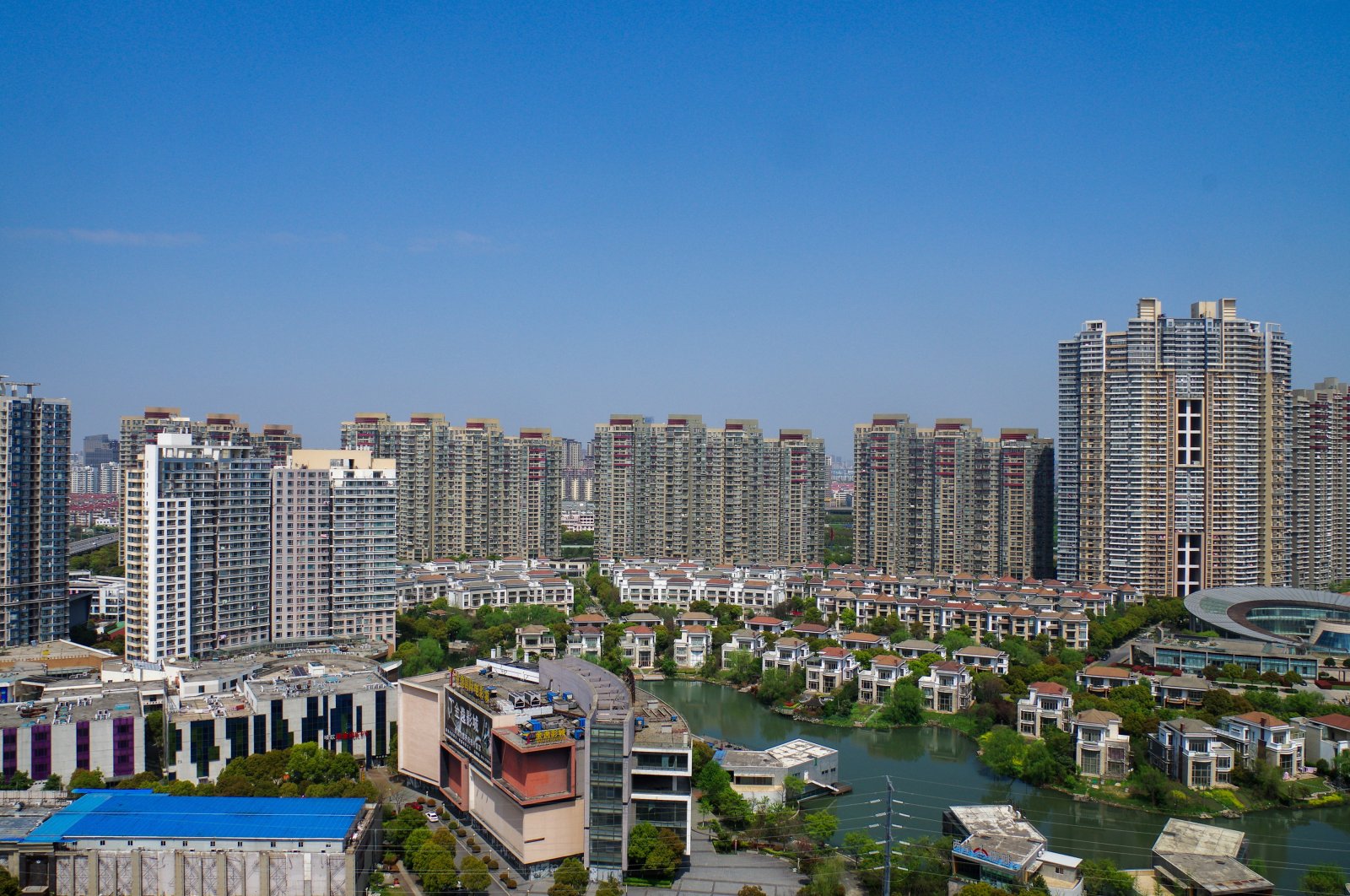 Shimao Group commercial residential building in the city of Kunshan in southeastern Jiangsu province, China, April 4, 2016. (Shutterstock Photo) 