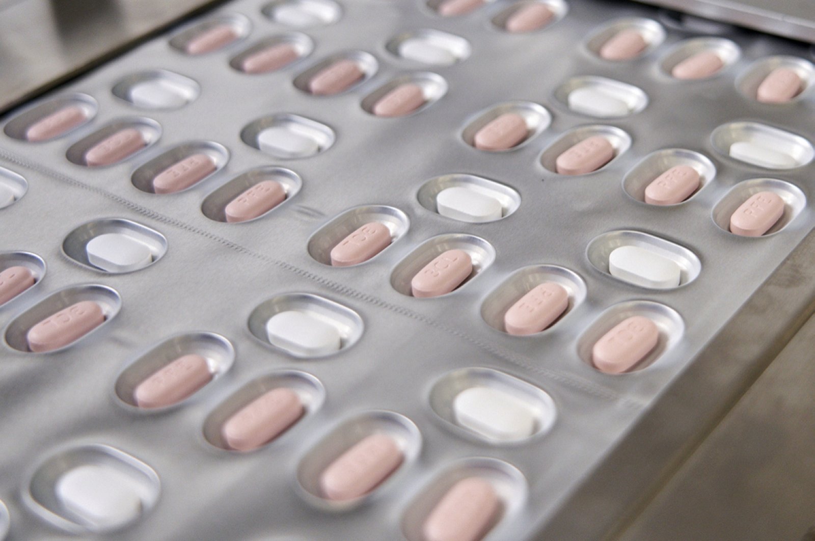 Otorisasi pil Pfizer UE bisa datang ‘dalam beberapa minggu’
