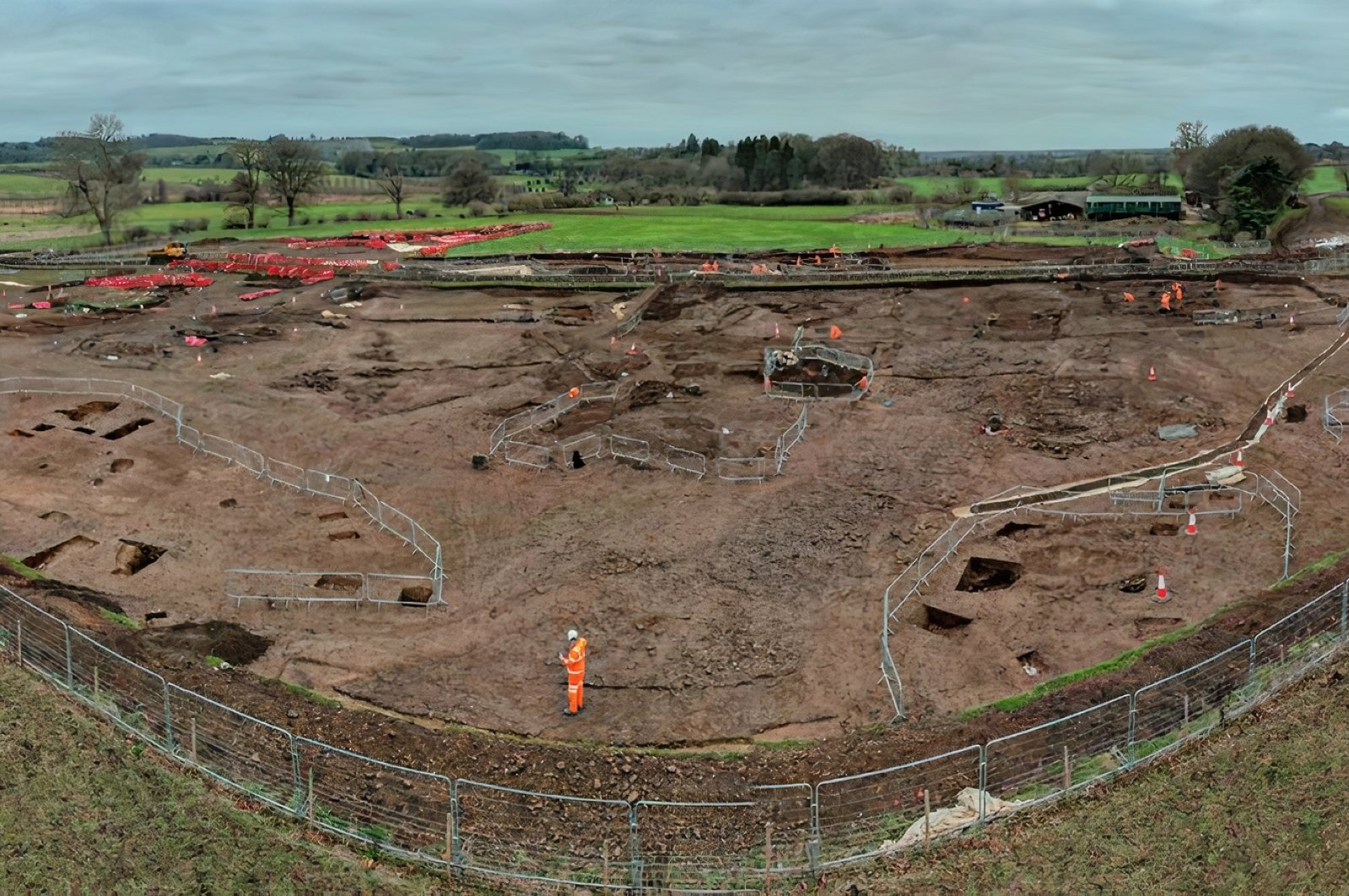 Para ahli menemukan Romanisasi desa Zaman Besi di Inggris