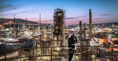 A worker is seen at Tüpraş's oil refinery in western Turkey's Izmir, May 15, 2018. (Photo courtesy of Tüpraş)
